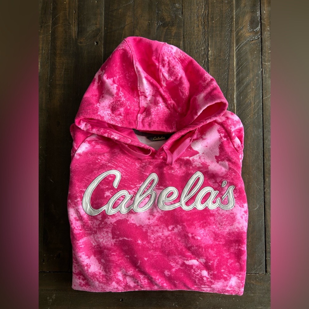 Cabela’s sweatshirt